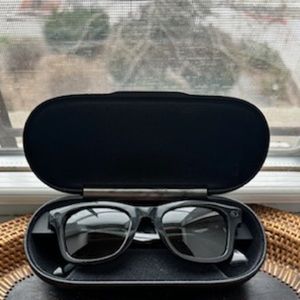RAY-BAN WAYFARER STORIES